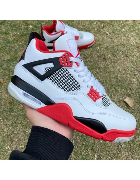 Air Jordan 4 Retro