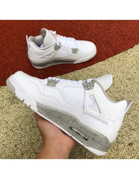 Air Jordan 4“White Oreo”