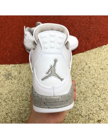 Air Jordan 4“White Oreo”